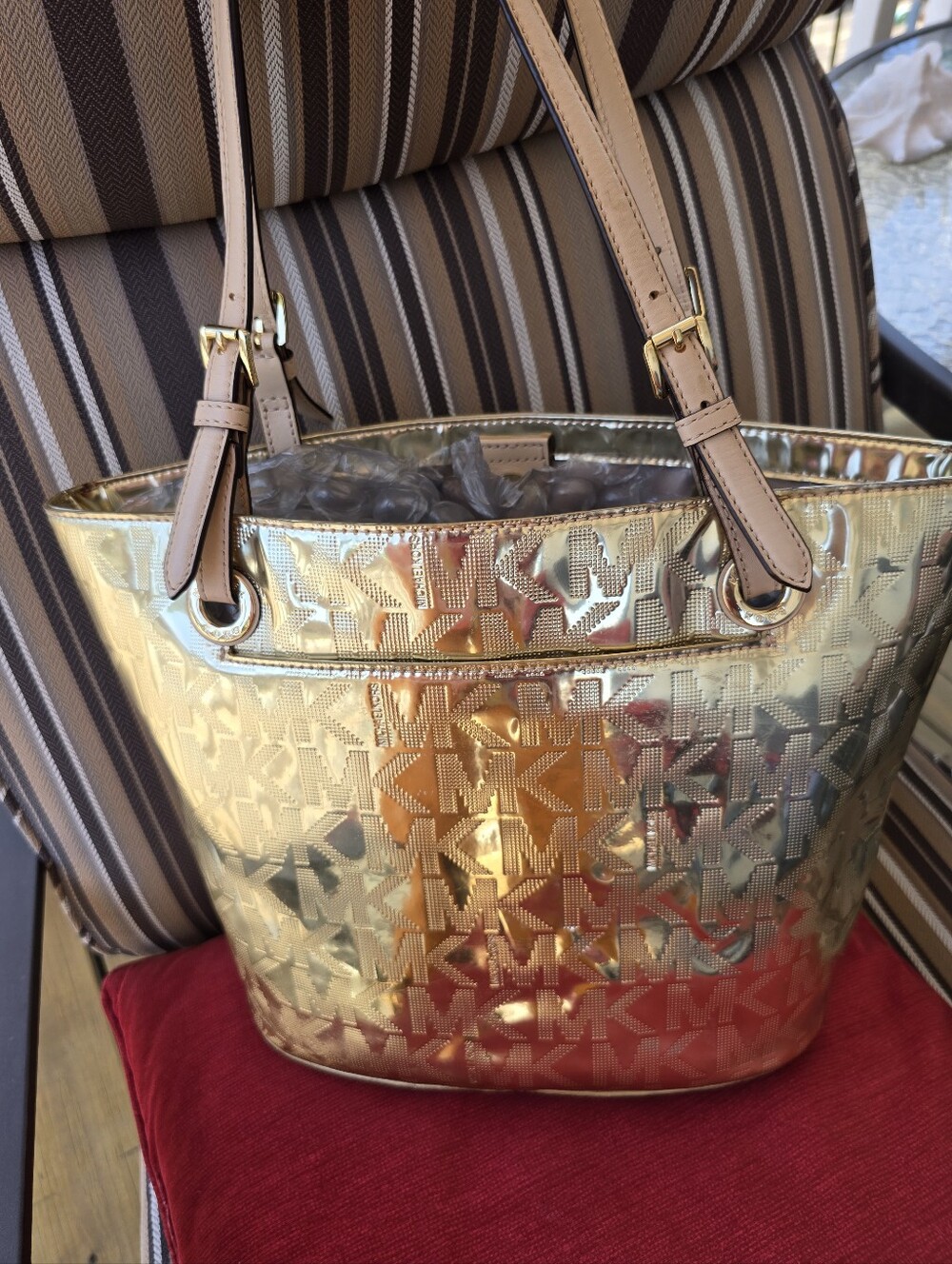 Michael Kors EUC Metallic Gold MK Logo Tote w/ Matching Zip Wallet No Call Outs. - Picture 9 of 11
